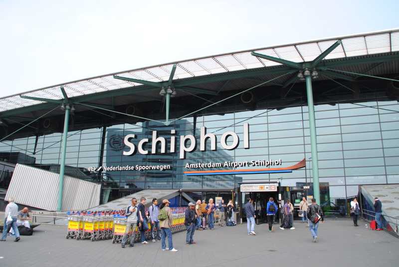 Wejście lotniska Amsterdam Schiphol